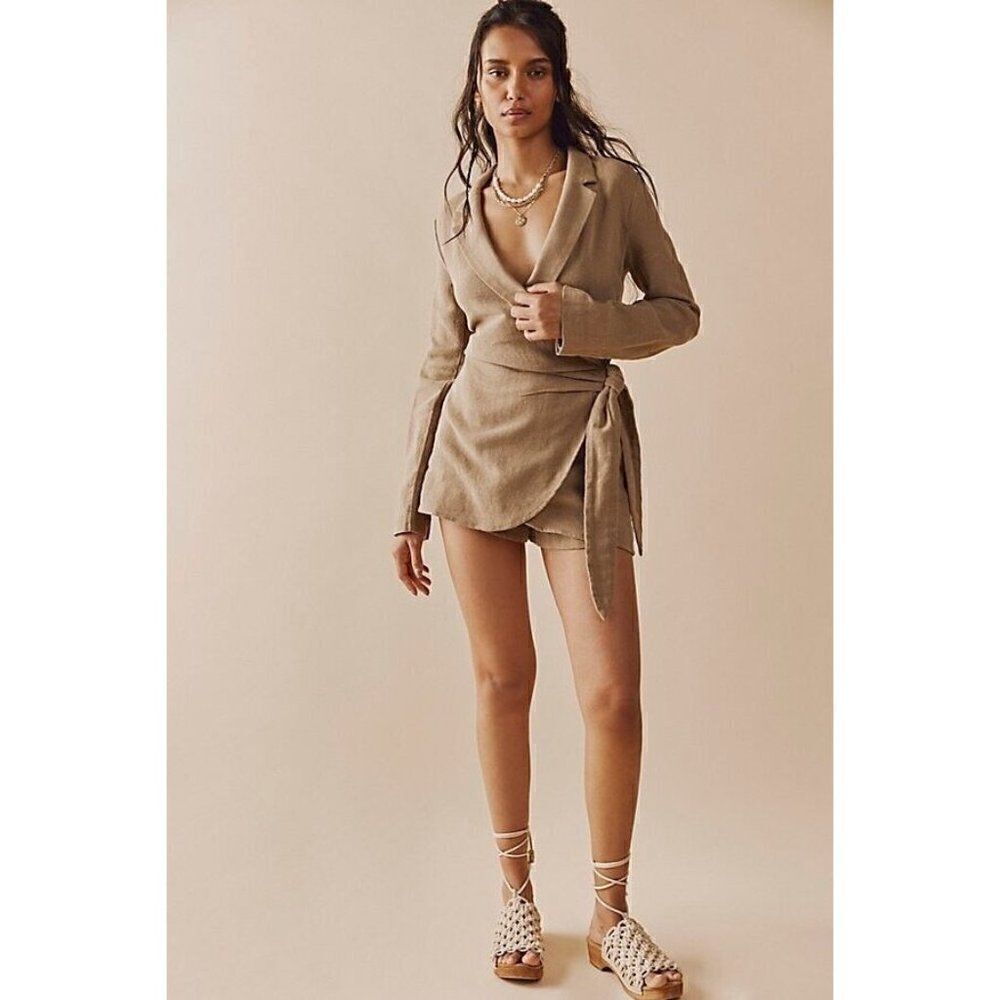 NEW FREE PEOPLE Sz L LEAD ON BLAZER SKORT ROMPER IN SILVER MINK BEIGE